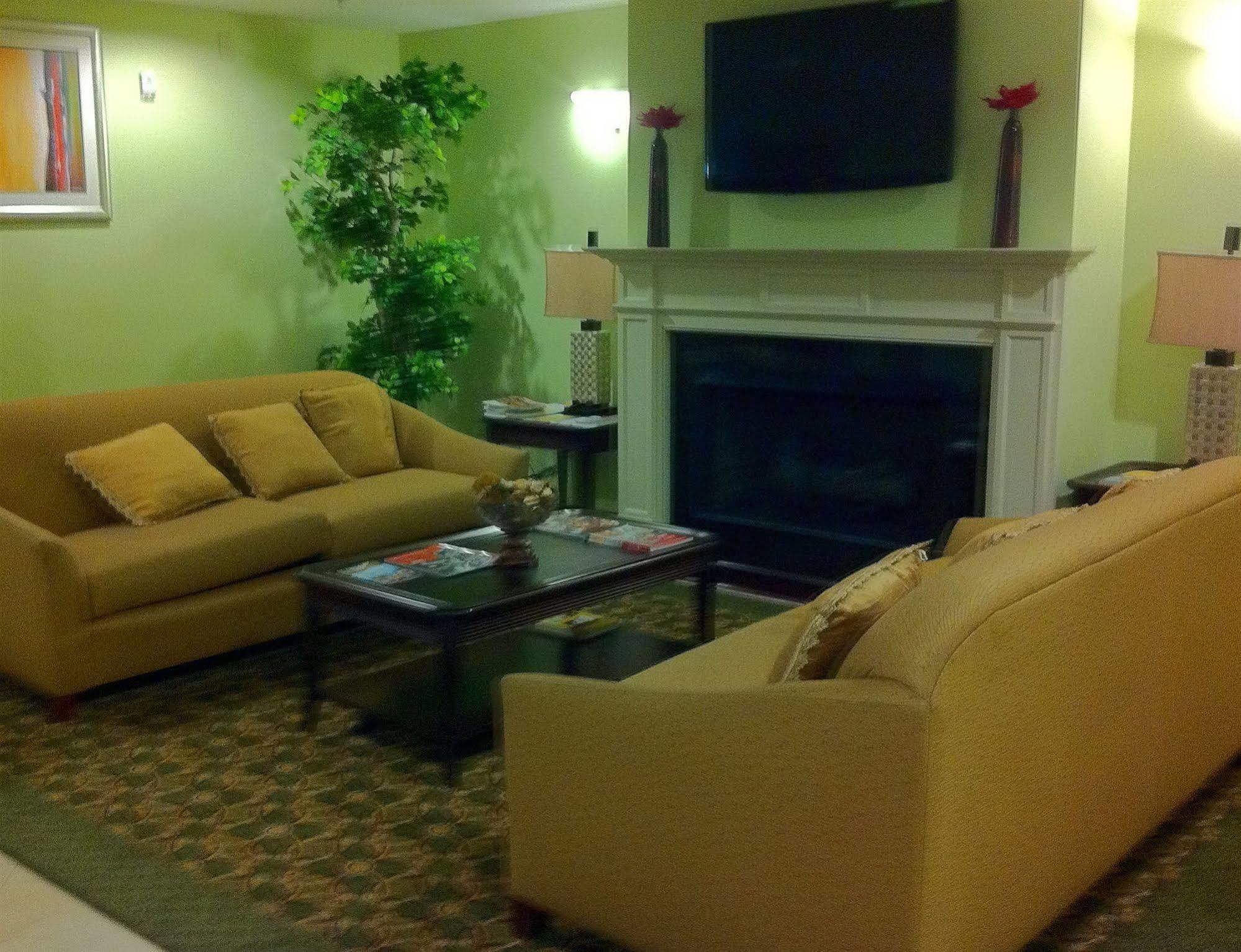 Ambassador Inn & Suites タスカルーサ エクステリア 写真
